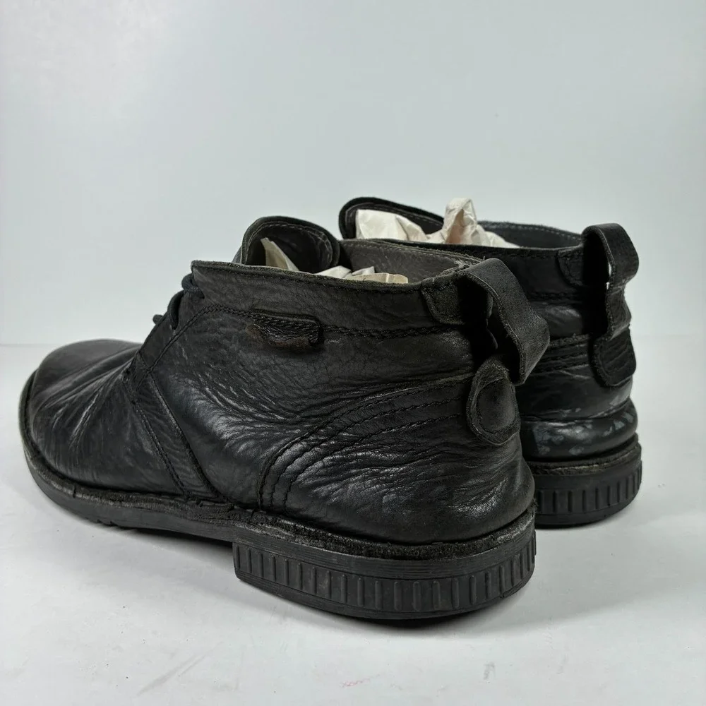 Kickers these chukka